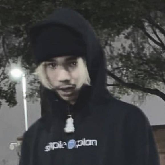 Meet your Posher, Adrian - Picture 3 of 4